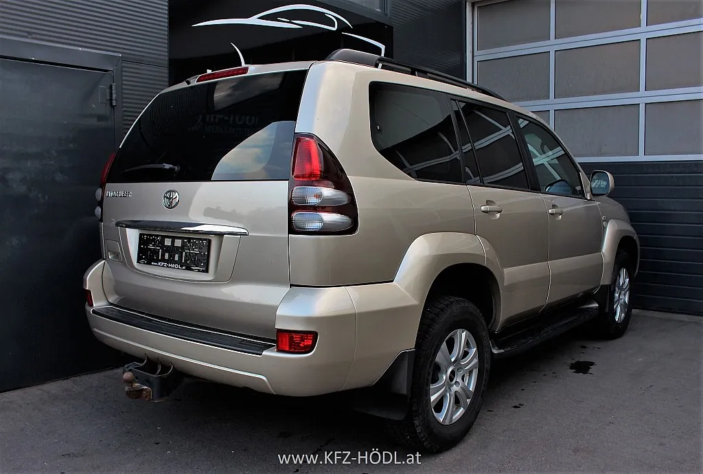 Toyota Landcruiser 300 3,0 D-4D 175 VX Aut. Image 2