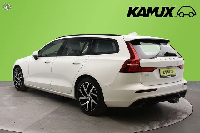 Volvo V60 T6 TwE AWD Momentum aut / Pilot Assist / PA-lämmitin / Panoraama / Vetokoukku / VOC / Image 5